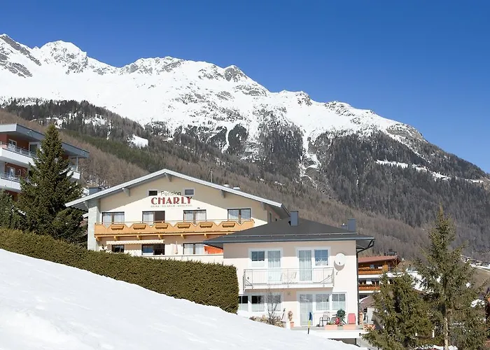 Charly Проживання в сім'ї *