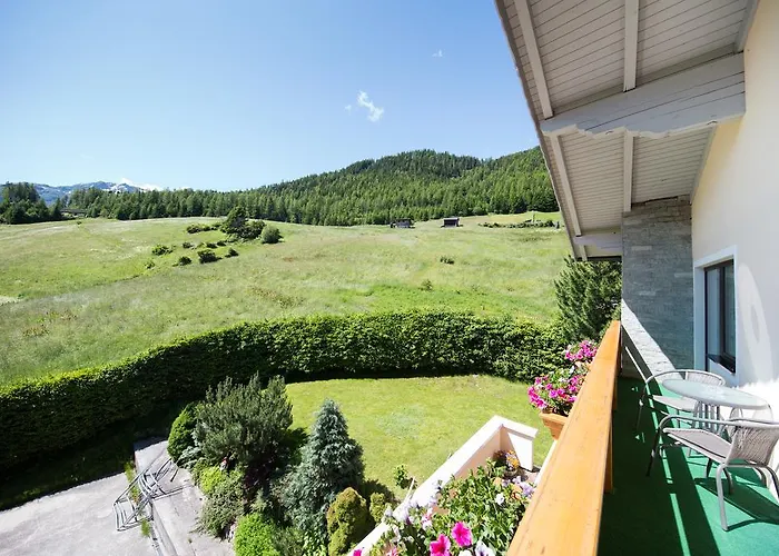 Проживання в сім'ї Charly